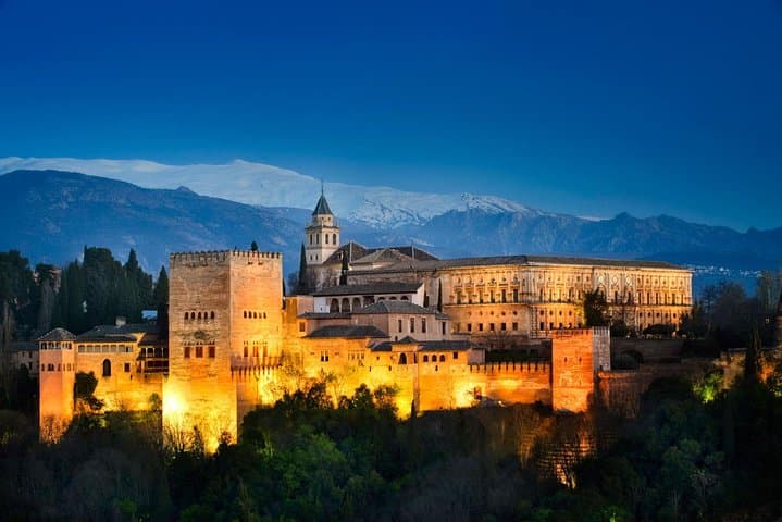 Alhambra, Nasrid Palaces, Generalife & Alcazaba Private Tour