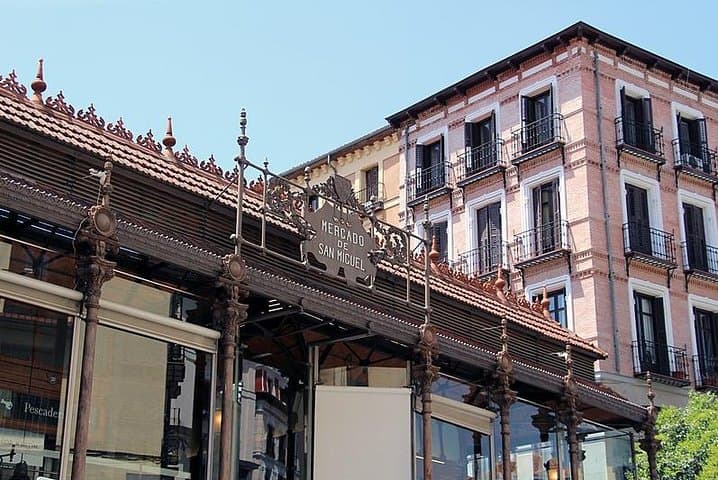 Mercado de San Miguel signage