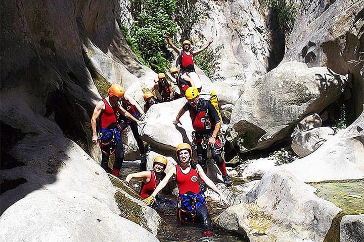 Aquatic canyoning near Benidorm. Estret de les Penyes Bollulla