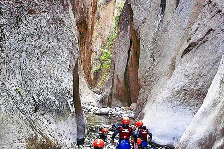 Aquatic canyoning near Benidorm. Estret de les Penyes Bollulla