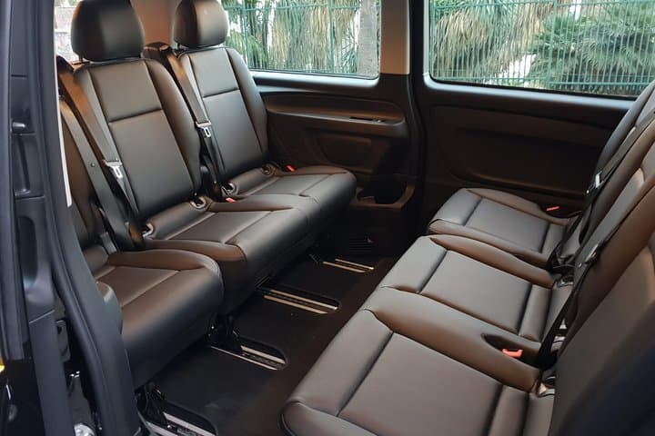 Private Transfer from Barcelona City Centre to Barcelona Cruise Terminal