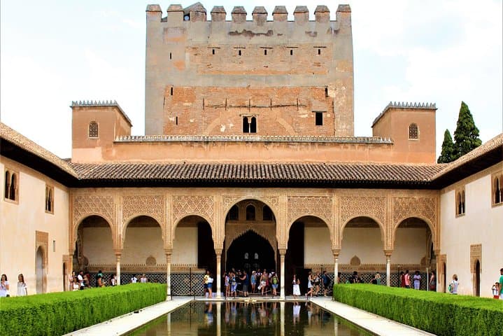 Private Granada Day Trip including Alhambra from Seville