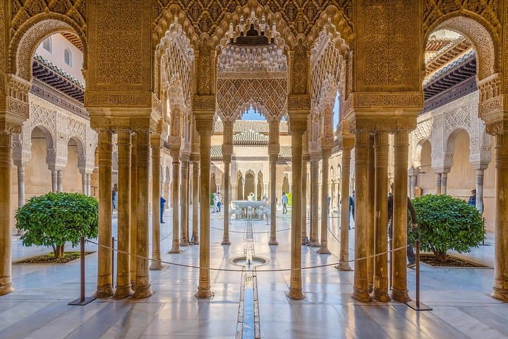 Private Granada Day Trip including Alhambra from Seville