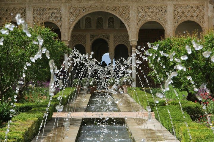 Private Granada Day Trip including Alhambra from Seville