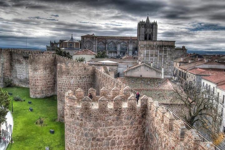 Private 3-hour Walking Tour of Avila with official tour guide