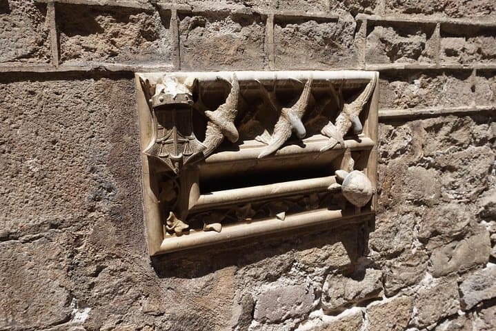 Barcelona, Stories and Legends of Gothic Quarter
