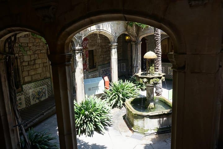 Barcelona, Stories and Legends of Gothic Quarter