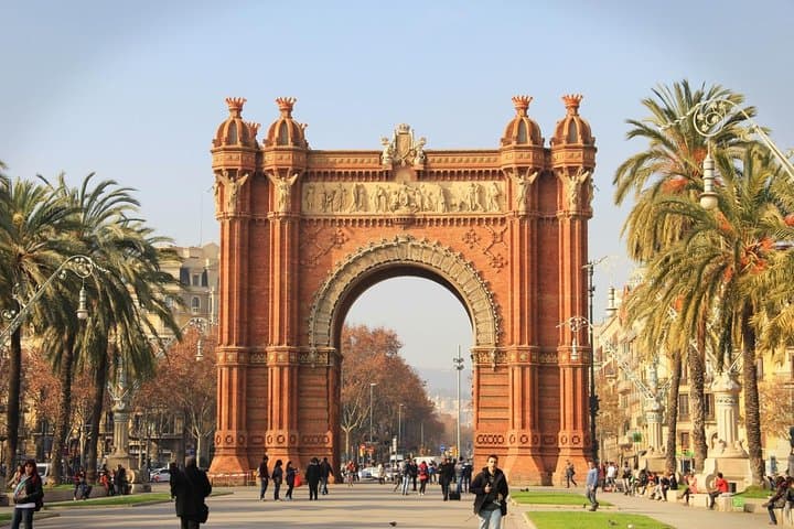Barcelona Private 4 hours Shore Excursion with private vehicle and guide