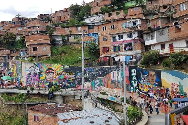 Viaducto, Comuna 13 tour.