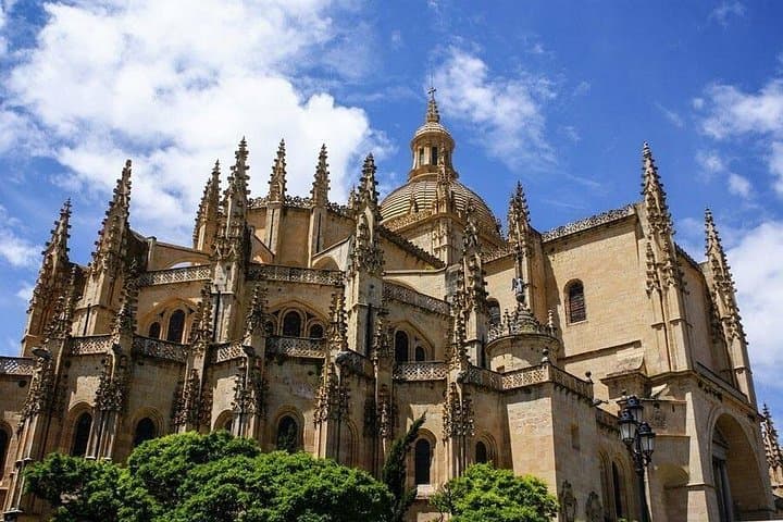 Full-Day UNESCO Tour to Avila & Segovia from Madrid with Lunch