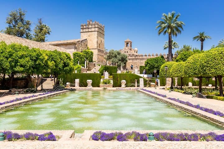 Guided Tour of Monumental Cordoba: Jewish Quarter, Alcazar and Mosque