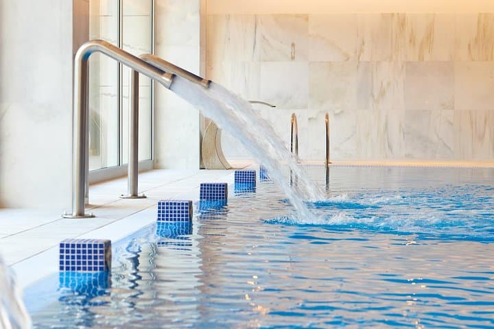 Best Friends Ritual: mini facial + aromatherapy massage + day SPA + glass cava