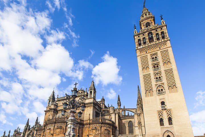 Seville: Cathedral & Giralda Guided Tour with Tickets
