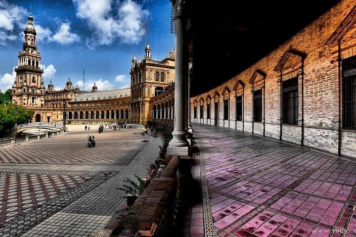Private Walking Tour of Seville with tickets and local tour guide