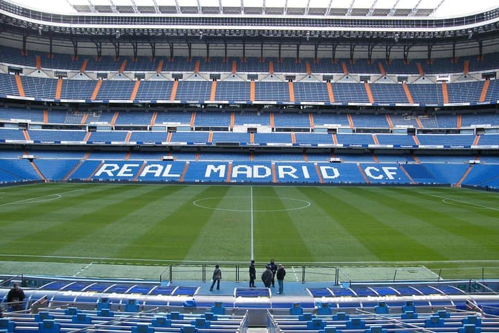 Private 4 hours Tour Santiago Bernabeu Stadium and Madrid