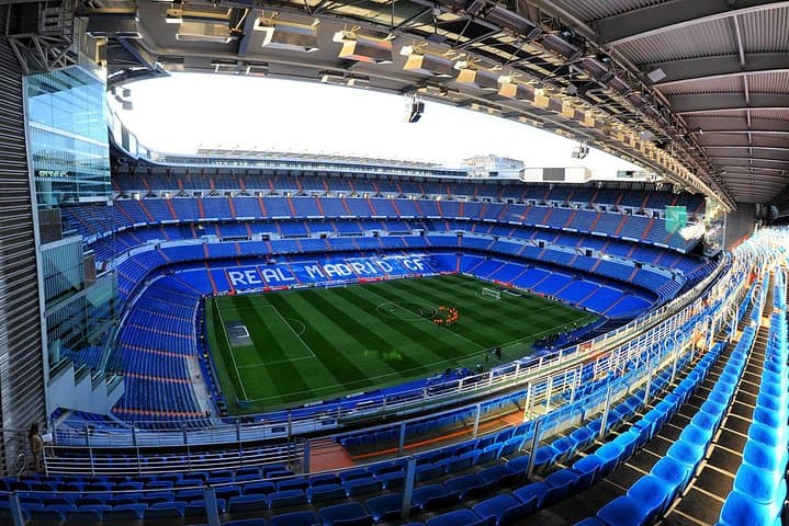 Private 4 hours Tour Santiago Bernabeu Stadium and Madrid