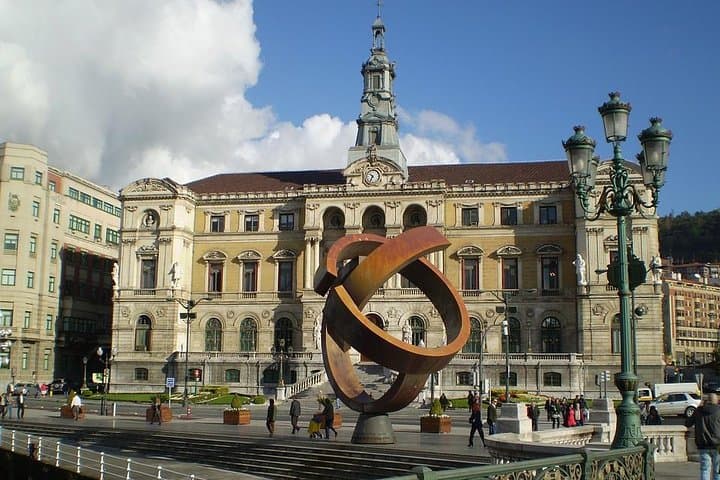 Private 8 hour Tour of Bilbao from San Sebastian with pick-up