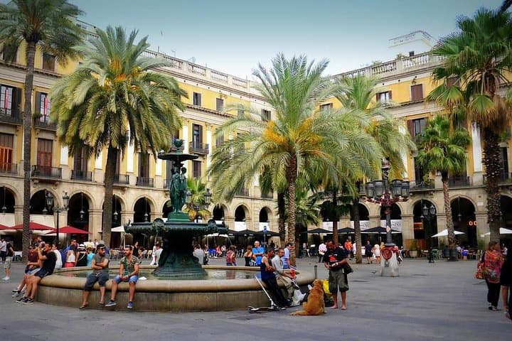 Private one way transfer from/to Barcelona airport to/from hotel