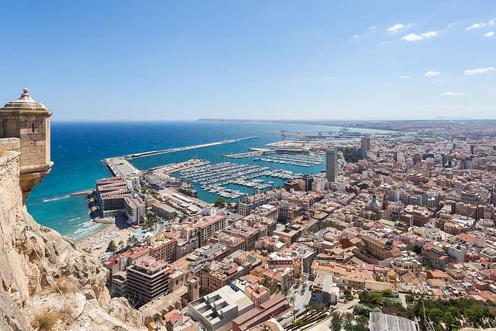 Private Half-Day Walking Tour of Alicante