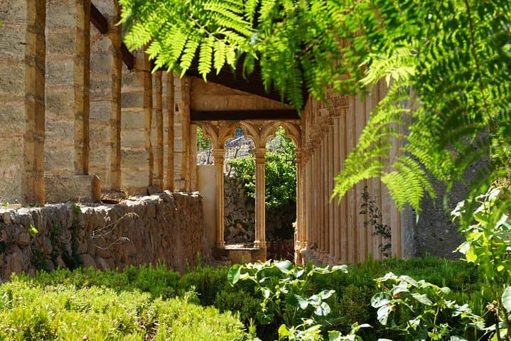 Route n.º 1 Miramar Monastery