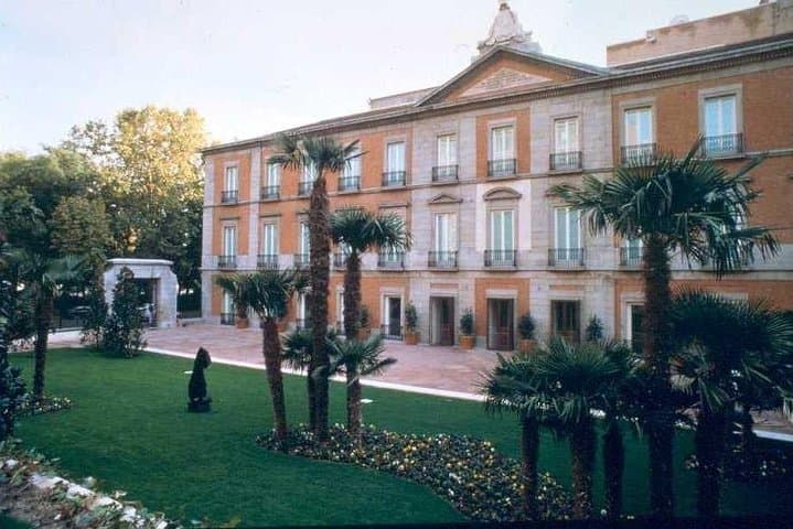 Main entrance of Thyssen Museum