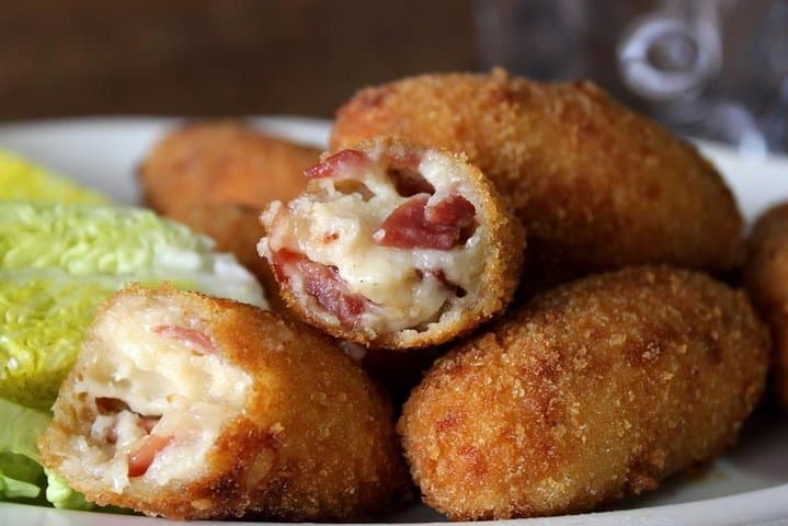 Private Tapas Walking Tour in Barcelona Old Town and Flamenco Show