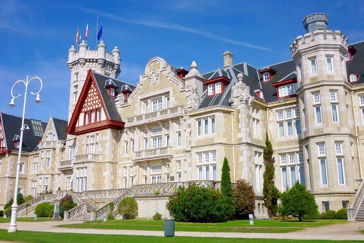 Private 8-hour Excursion to Santillana de Mar and Santander from Bilbao