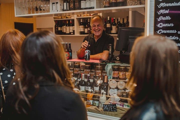 Málaga Evening Tapas Crawl Tour by Food Lover Tour