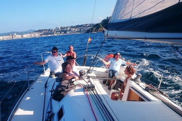 San Sebastian Private Sailing trips & Socioeducational boat tours