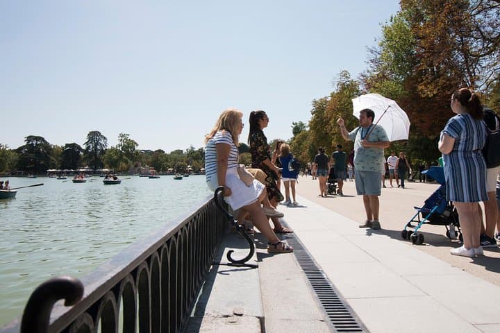 Retiro Park Walking Tour in Madrid