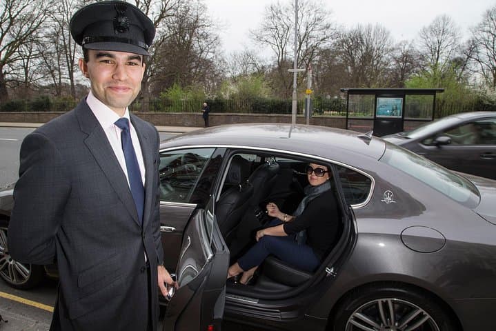 Private Transfer From Madrid Barajas Airport to Madrid