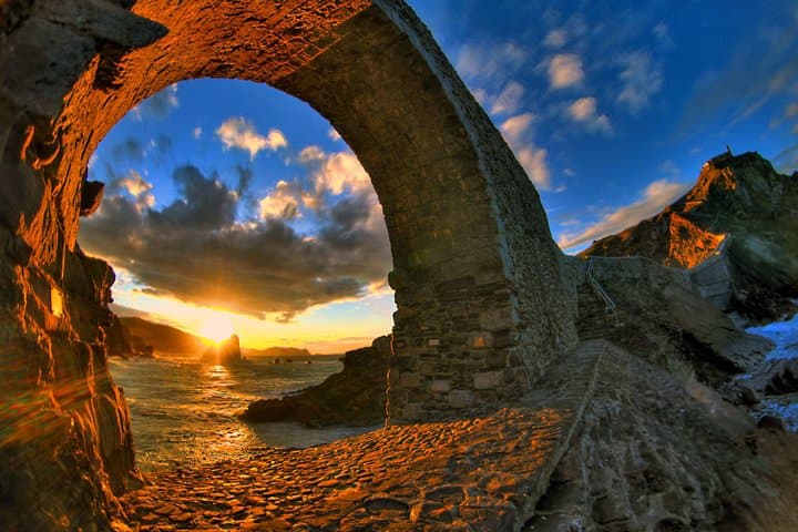 Game of Thrones Experience: Basque Country Coast Private Tour