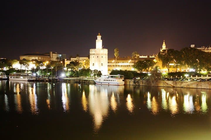 Tour Nocturno Sevilla Imprescindible