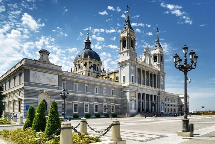 Royal Palace of Madrid Private Tour with Tickets