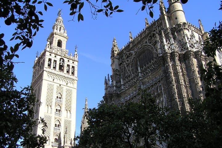 Private Tour: Introductory Walking Tour to the Highlights of Seville