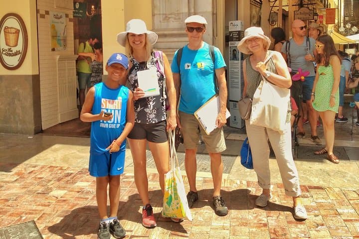 Málaga: Private Sightseeing Treasure Hunt