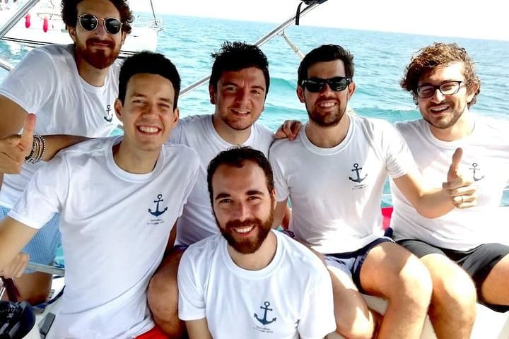 Come on board with your friends on a exclusive own private sailing yacht experience !