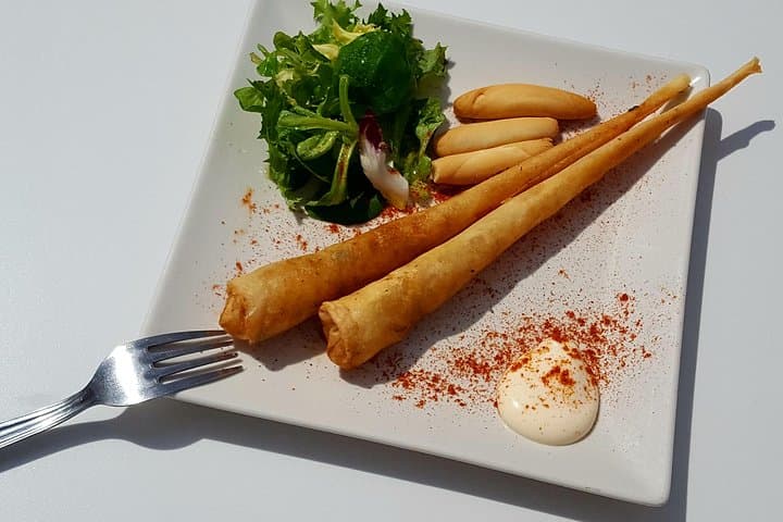 Wine, Tapas & Lake Zahara by e-bike incl Ronda pickup (full day)