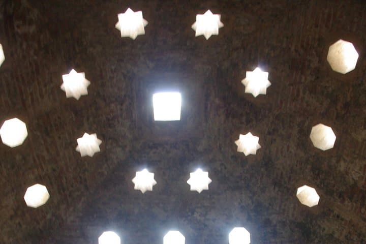 Natural lighting of the Arab baths of El Bañuelo