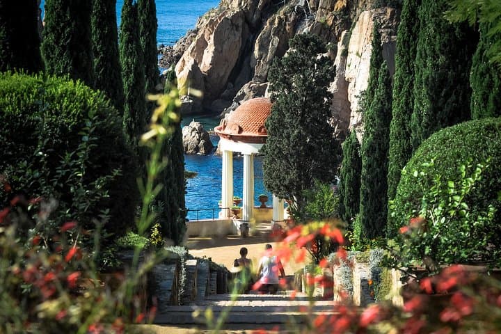 Costa Brava & Medieval Village Tour with Lunch