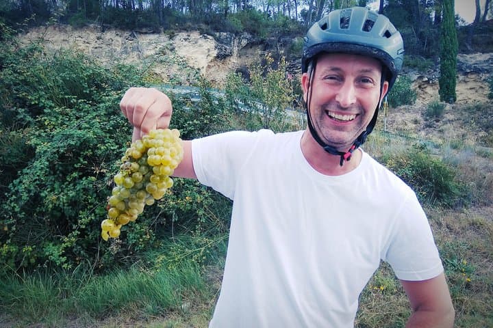From Sitges: Bike Tour and Winery Visit with Free Hotel Pick Up.