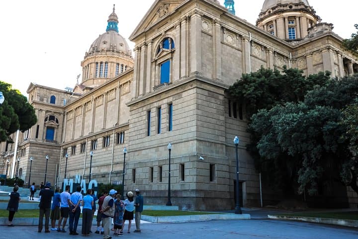 Barcelona Highlights & Sagrada Familia Tour: Priority Access