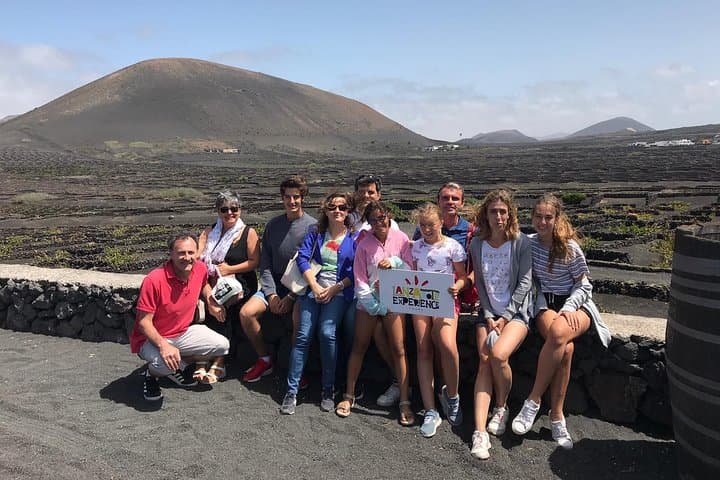 Visit to the vineyards of La Geria