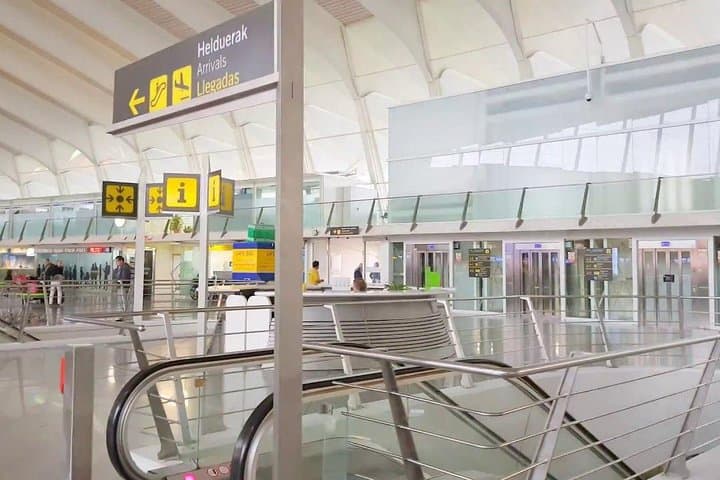 Bilbao Airport Private Arrival Transfer to Various Cities