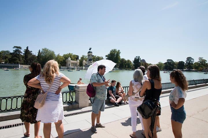 Skip-the-line Madrid Royal Palace with tapas tasting & Retiro Park