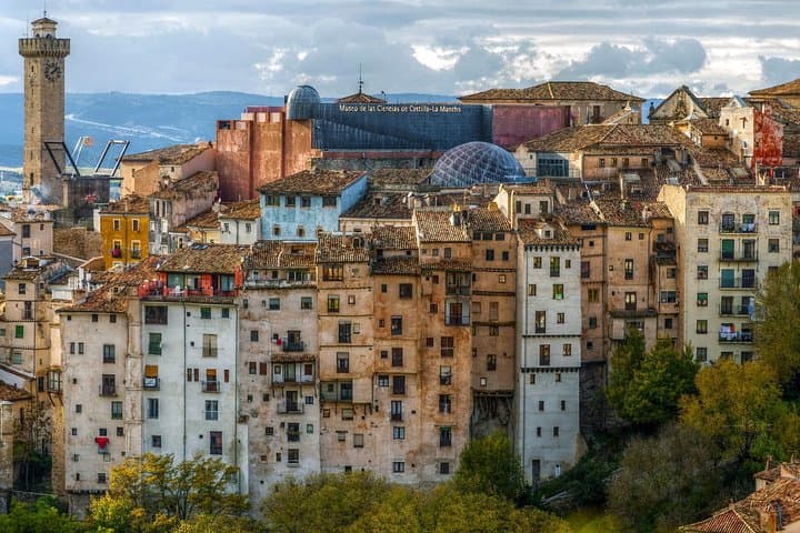 Guided Tour - Medieval Basin + Monuments