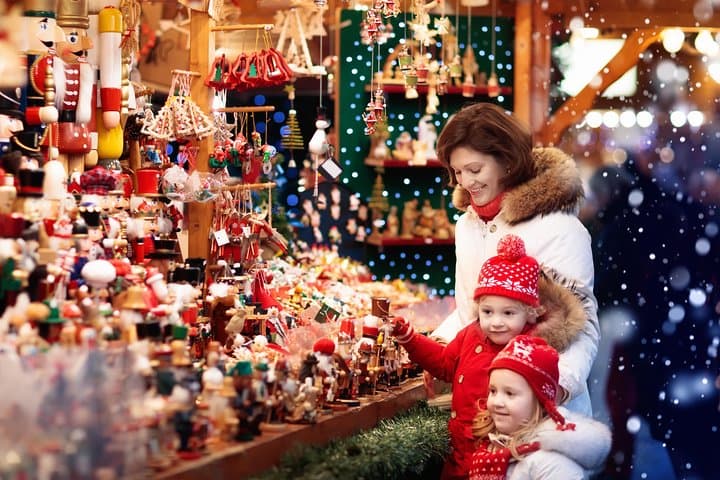 Magic Christmas Private Tour in Gijón