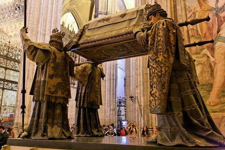 Group Seville Jewish Quarter and Cathedral