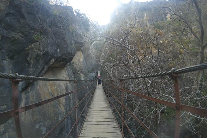 Guided Tour: Hanging bridges Los Cahorros (S.N.)