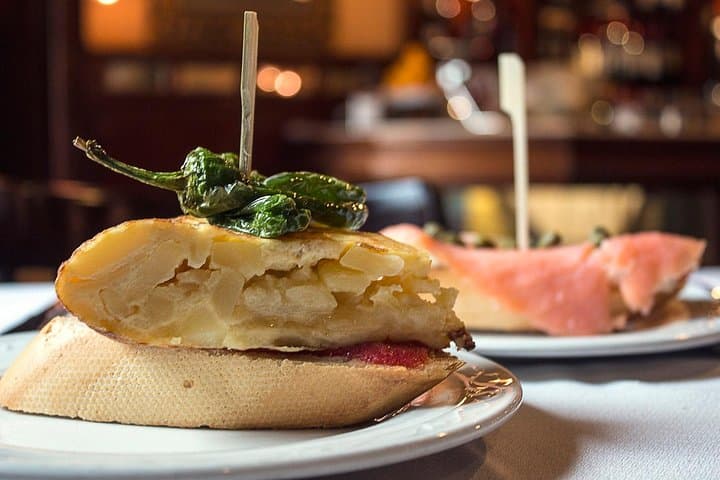 Private: Madrid Historic Centre Food Tour with 10+ Authentic